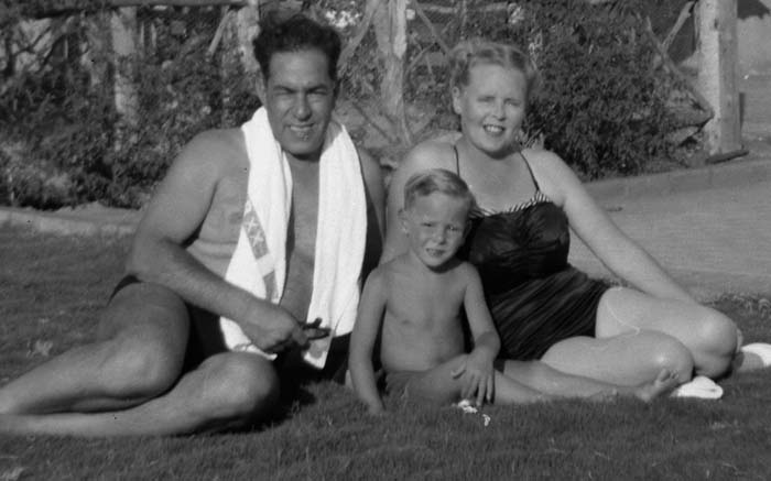 Mum-Dad-Sam 1954 Pool